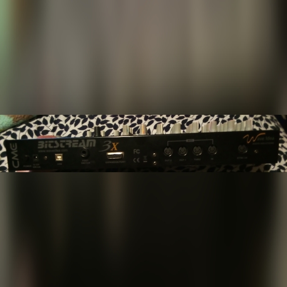 CME Bitstream 3X Midi Controller - Picture 2 of 4